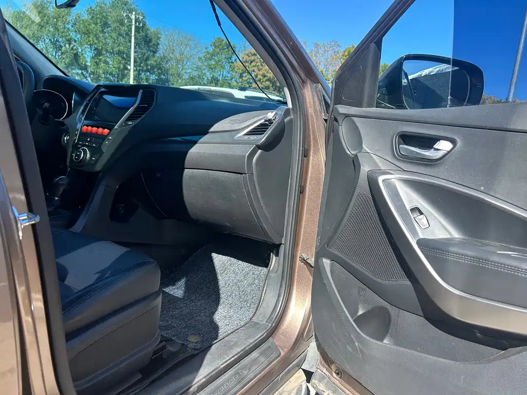 Hyundai Santa Fe — миниатюра 22