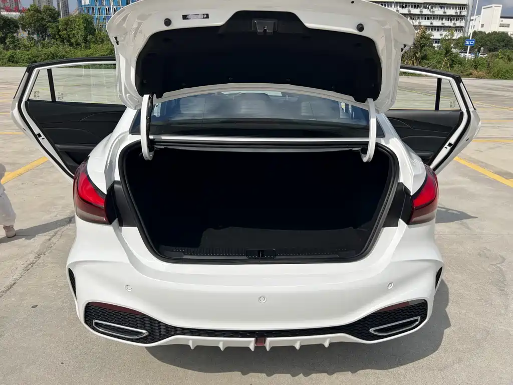 MG MG5 — миниатюра 15