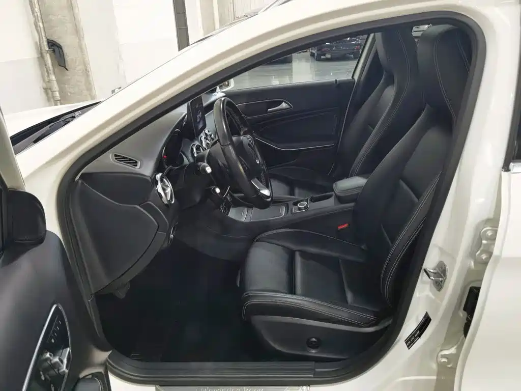 Mercedes-Benz GLA — миниатюра 10
