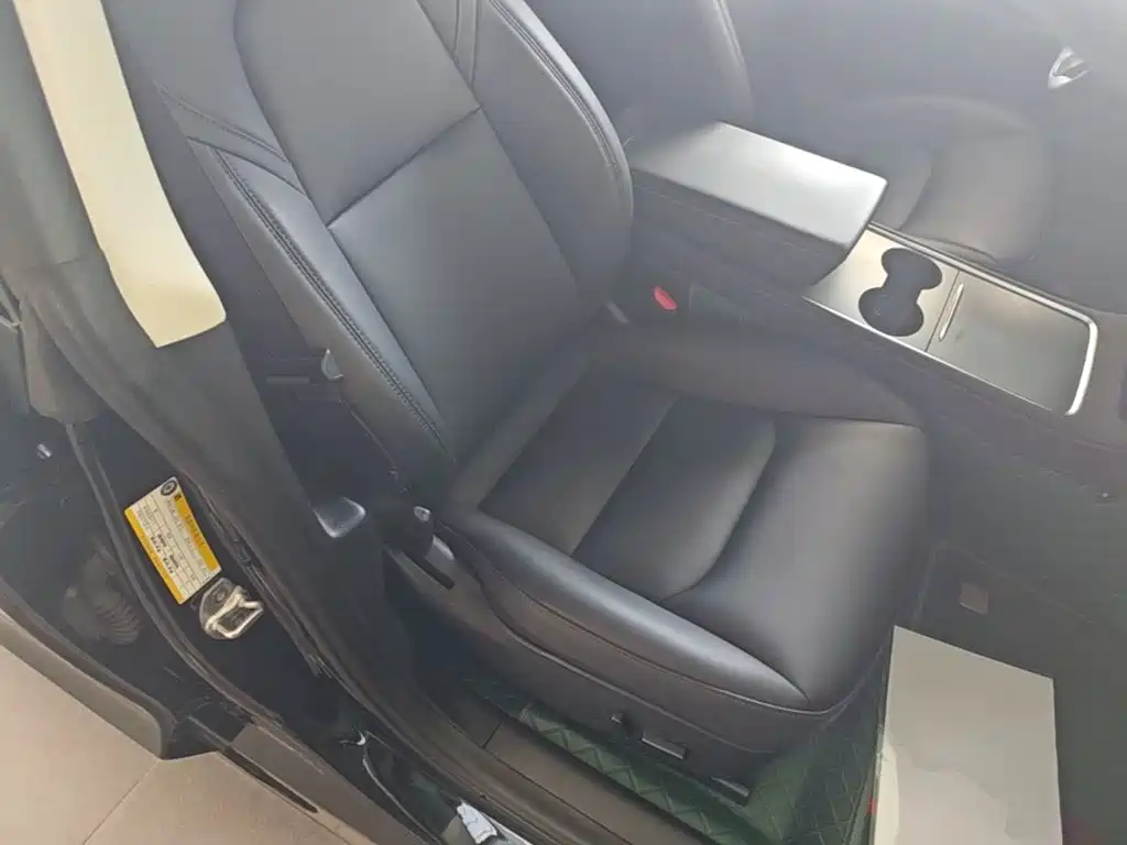 Tesla Model 3 — миниатюра 25