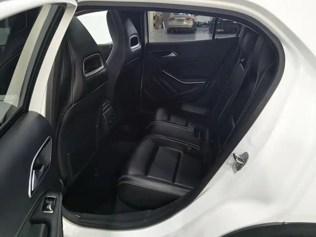 Mercedes-Benz GLA — миниатюра 15