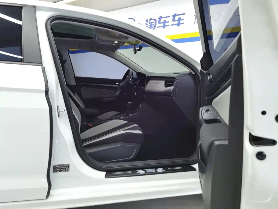 Volkswagen Bora — миниатюра 8