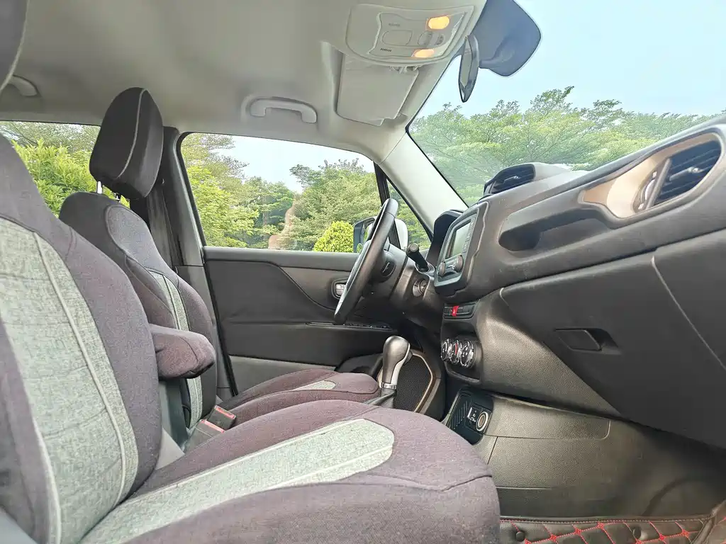 Jeep Renegade — миниатюра 15
