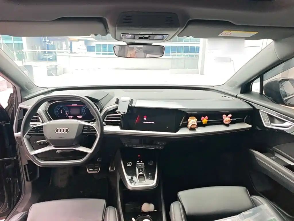 Audi Q4 e-tron — миниатюра 10