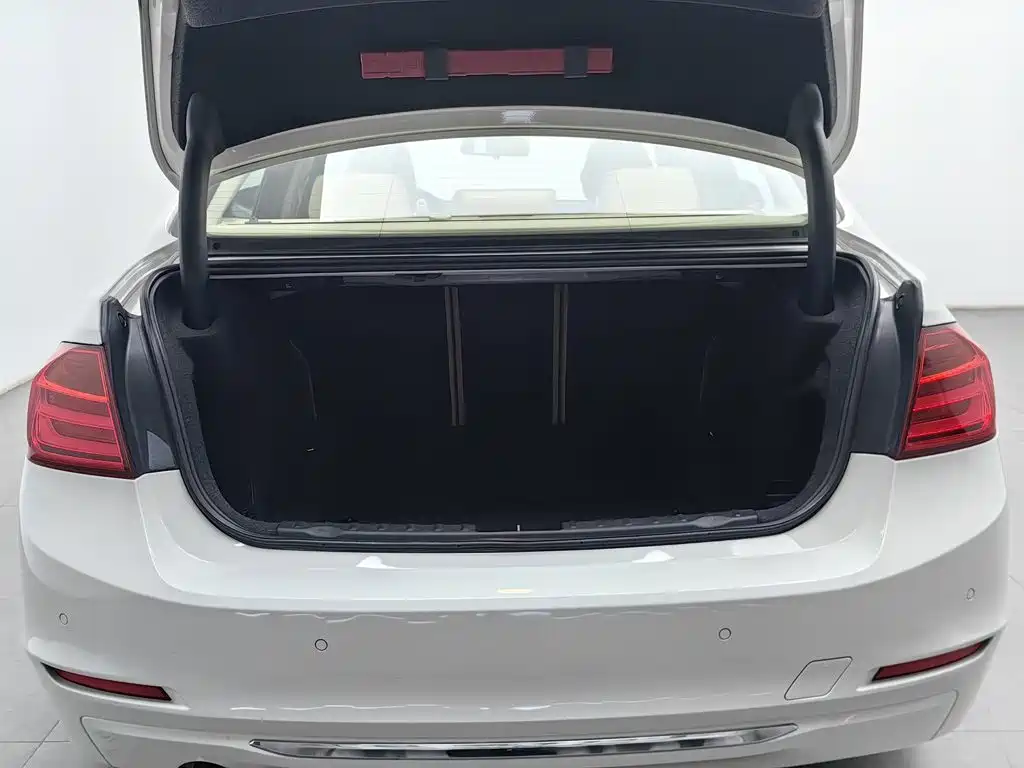 BMW 3 Series — миниатюра 16