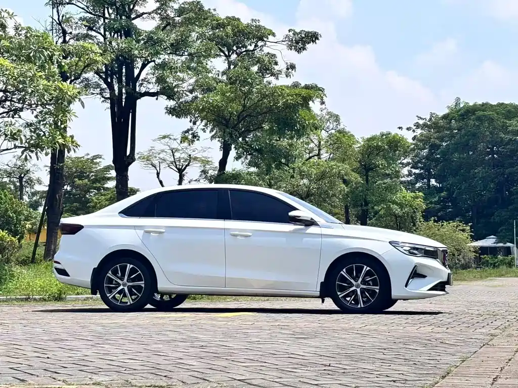 Geely Emgrand — миниатюра 7