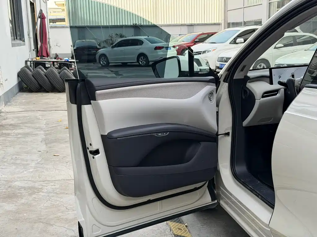 ZHIJI AUTOMOBILE ZHIJI LS7