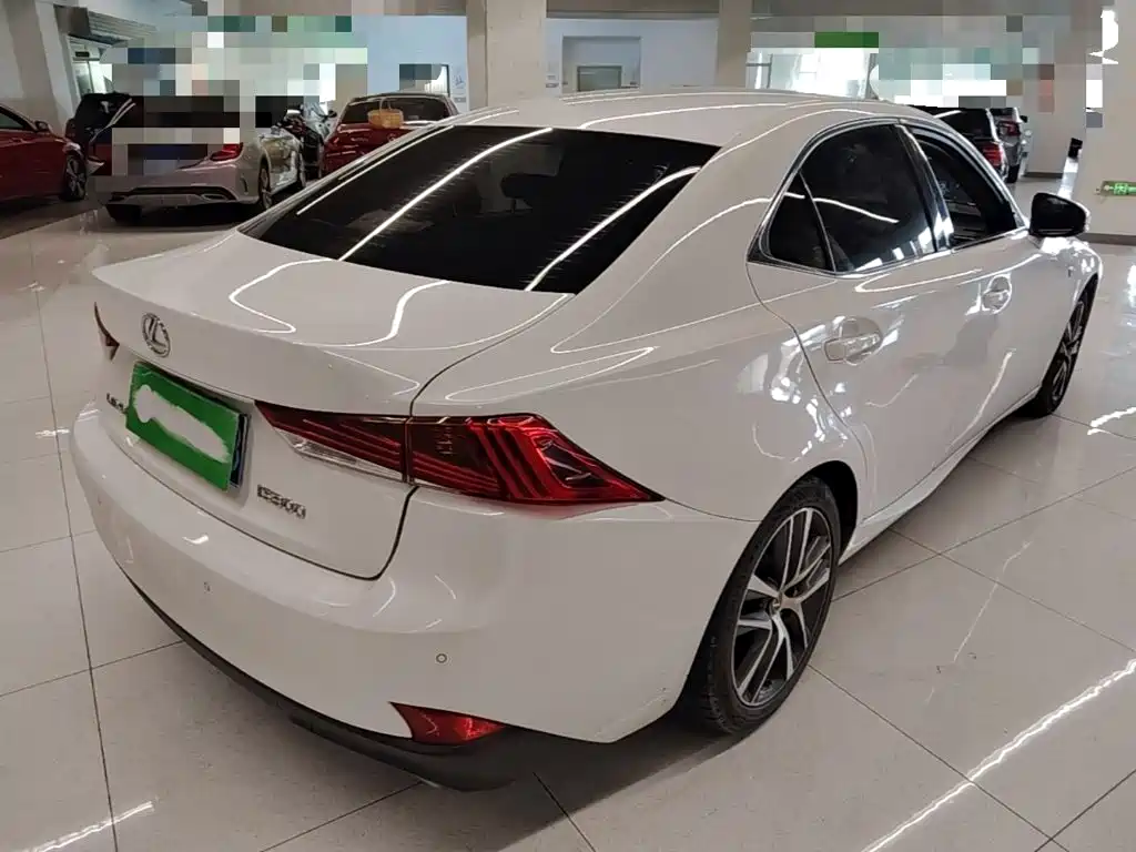 Lexus IS — миниатюра 7