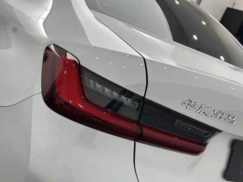 BMW 3 Series — миниатюра 21