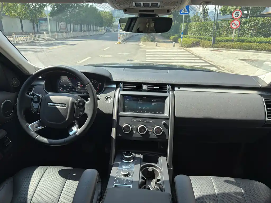 Land Rover Discovery — миниатюра 7