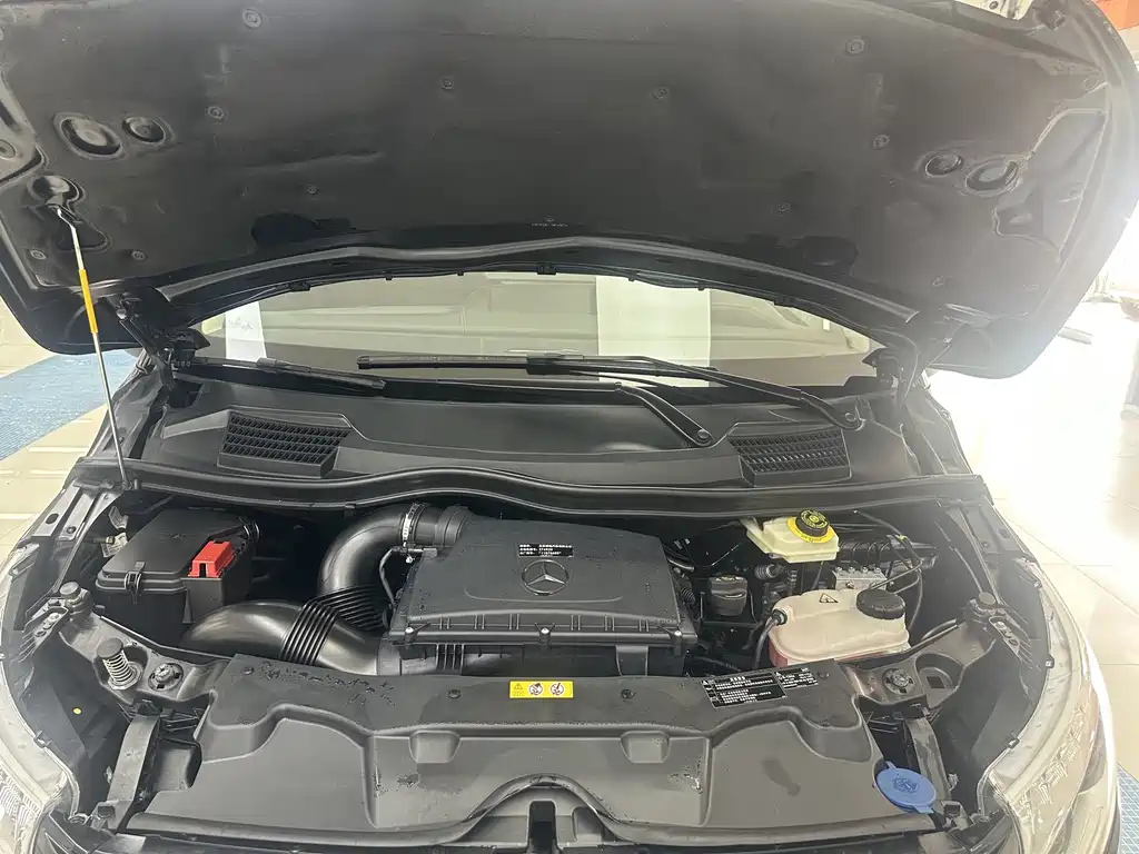 Mercedes-Benz Vito 2021 2.0T 7 мест