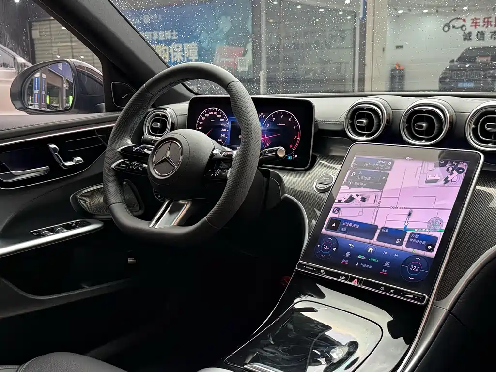 Mercedes-Benz C-Class — миниатюра 6