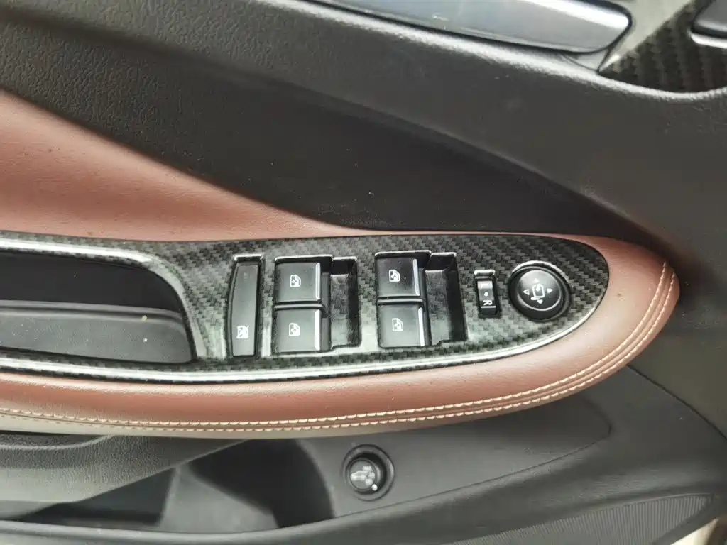 Buick Envision Plus — миниатюра 9
