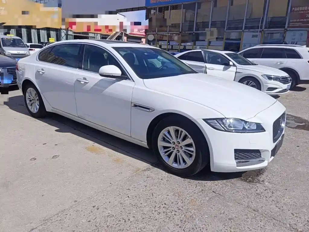 Jaguar XFL — миниатюра 4