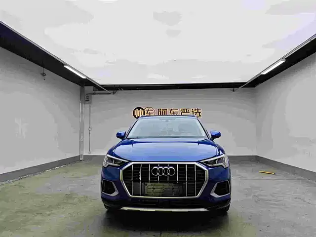 AUDI  Q3 2019