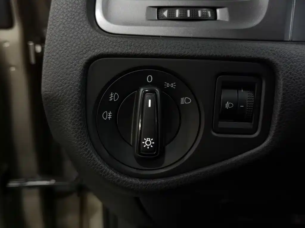 Volkswagen Golf — миниатюра 21