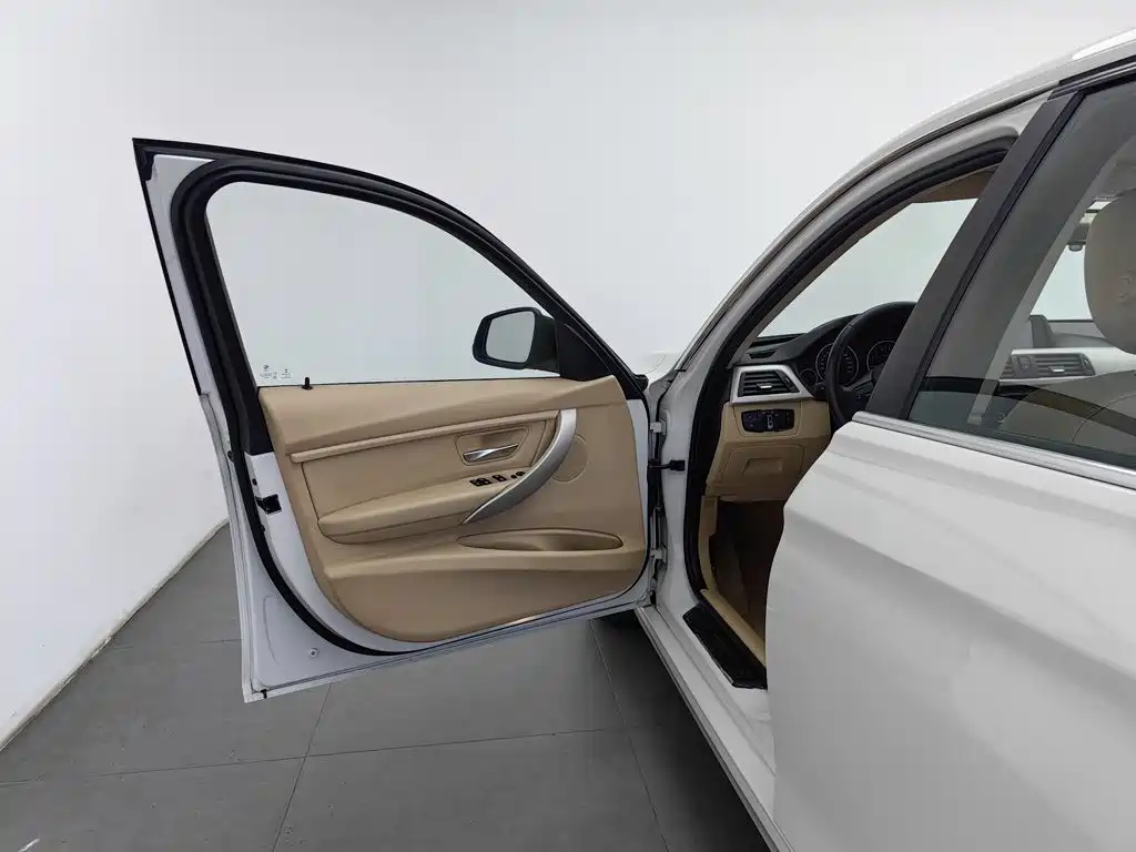 BMW 3 Series — миниатюра 8