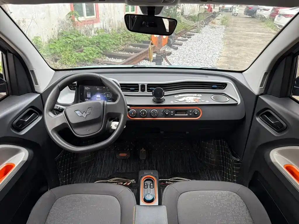 Wuling MINIEV — миниатюра 6