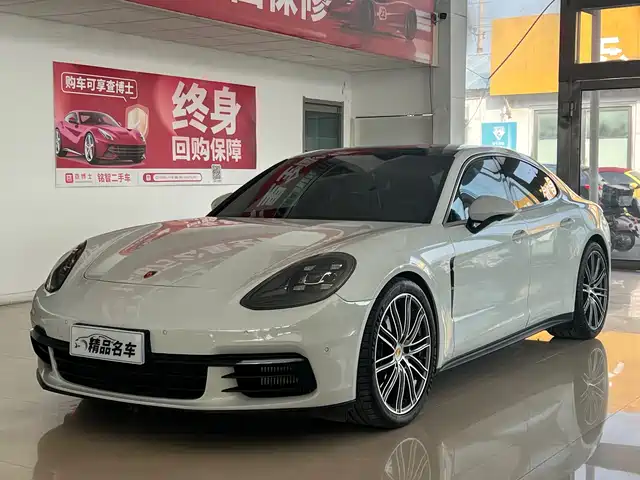 PORSCHE PANAMERA
