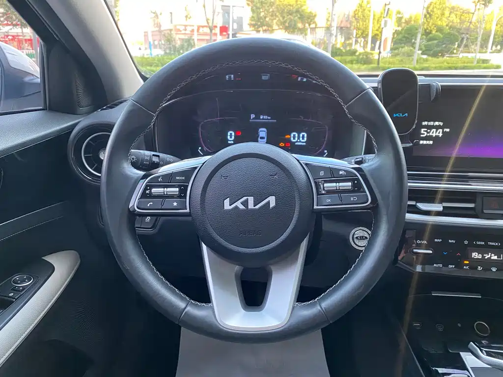 Kia K3 — миниатюра 12