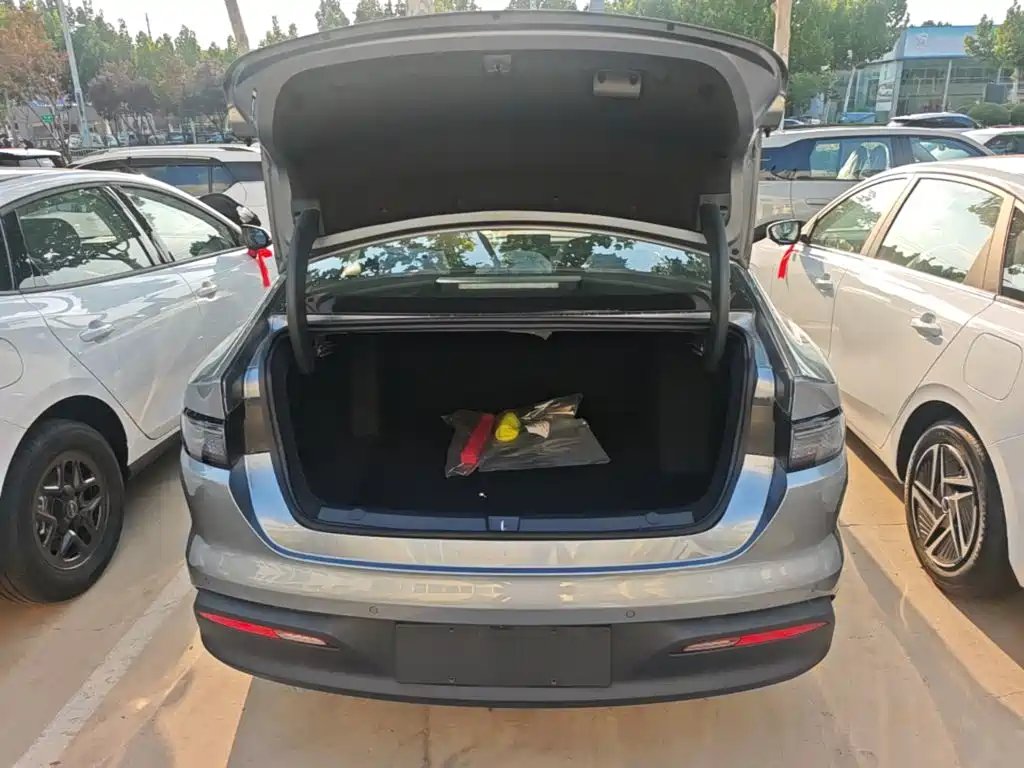 BYD Seal 05 DM-i — миниатюра 19