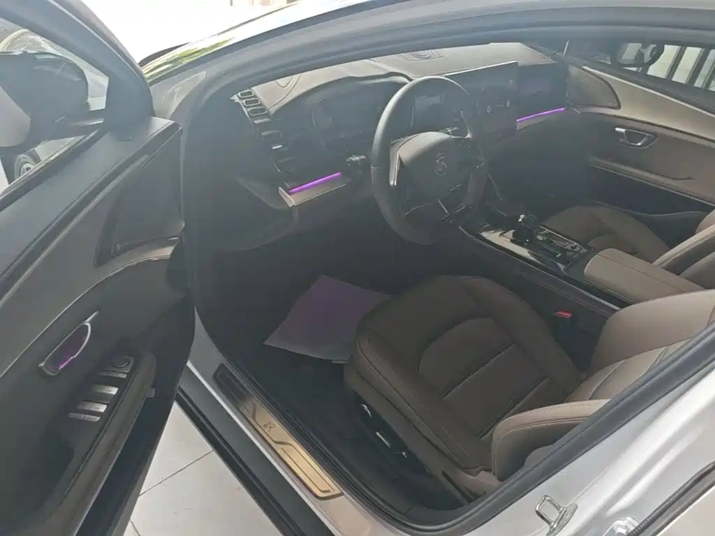 BYD Han — миниатюра 16