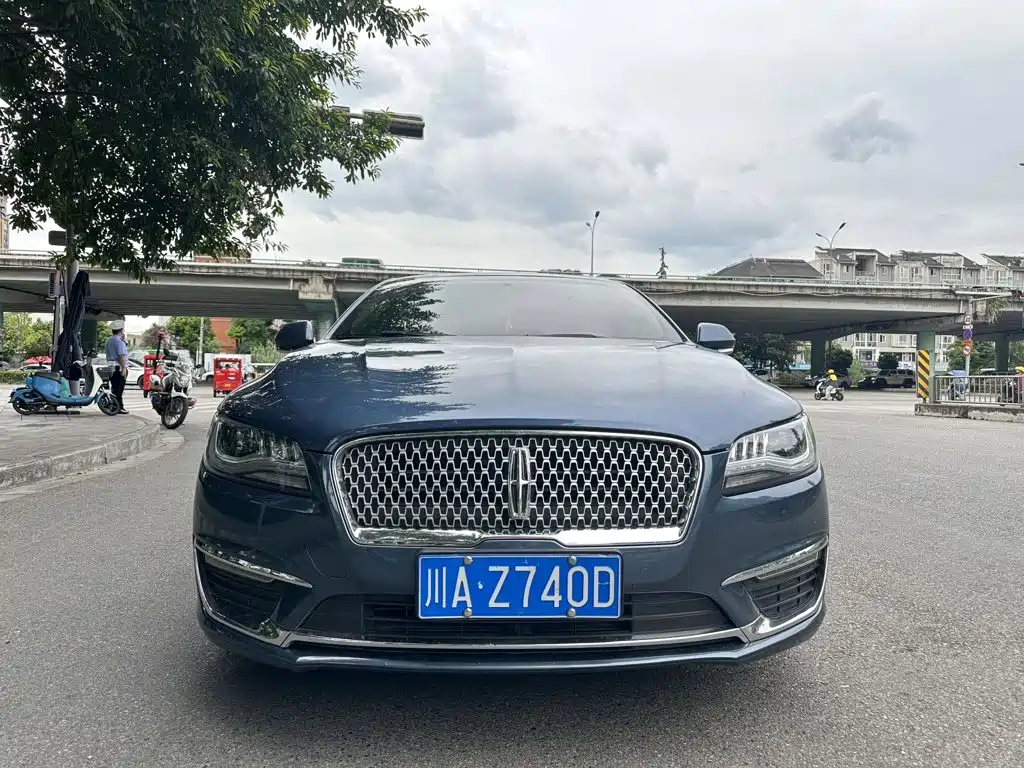 Lincoln MKZ — миниатюра 2