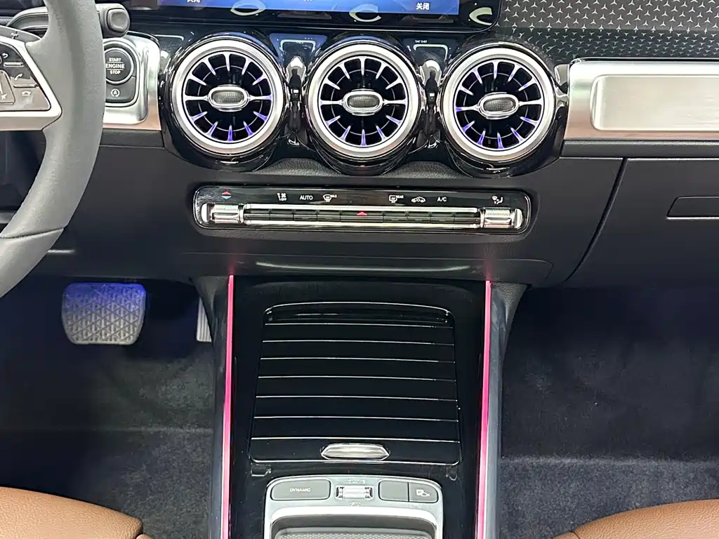 Mercedes-Benz GLB — миниатюра 13