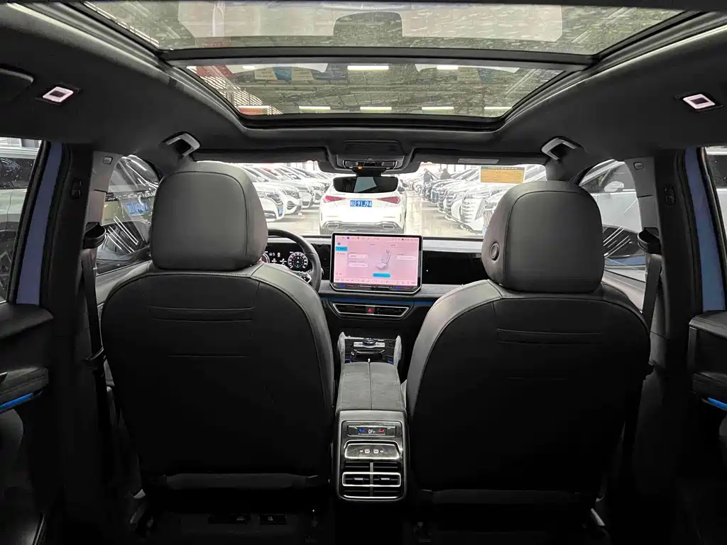 Volkswagen Tiguan L — миниатюра 21