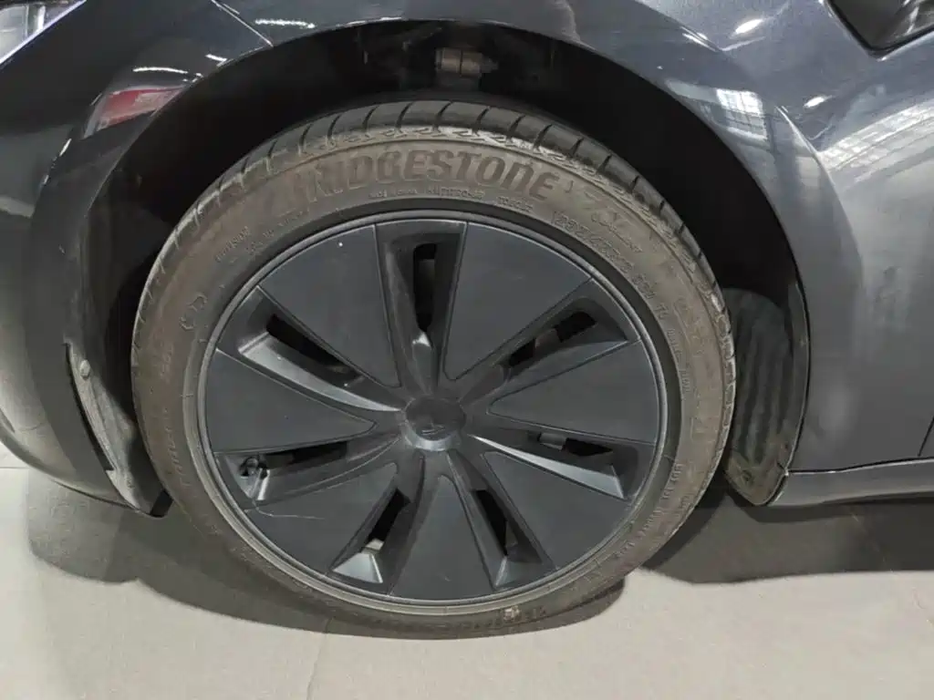 Tesla Model 3 — миниатюра 23