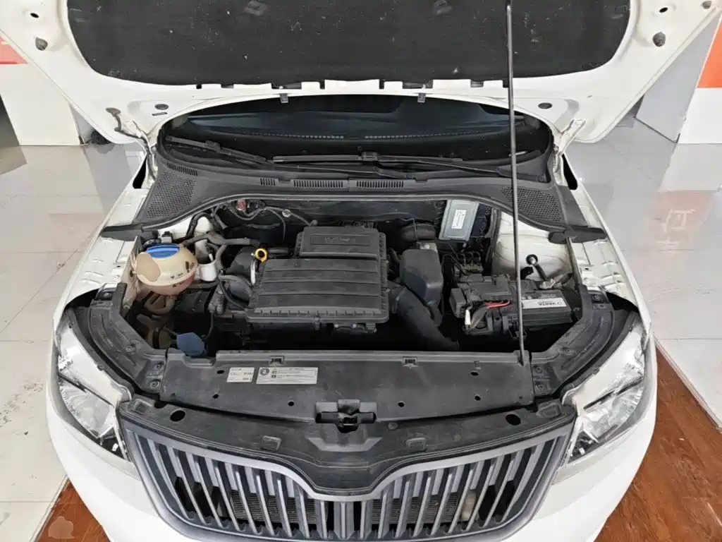 Skoda Rapid — миниатюра 20