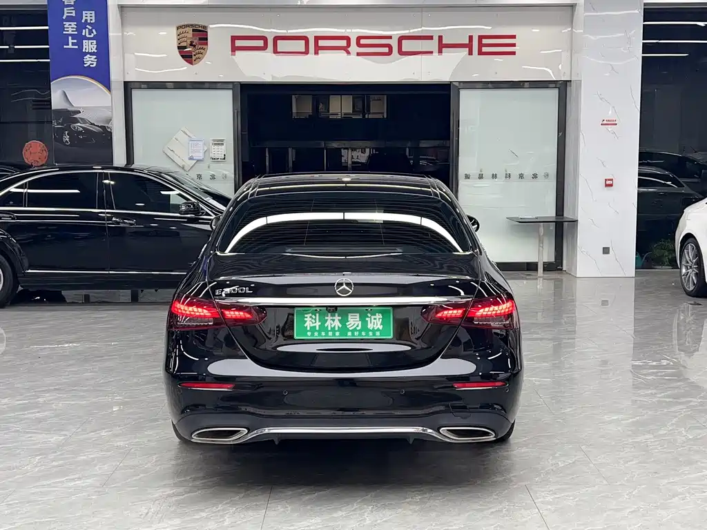 Mercedes-Benz E-Class — миниатюра 5