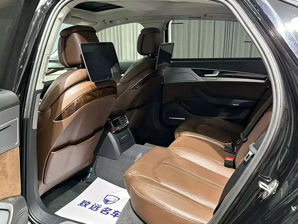 Audi A8 — миниатюра 7