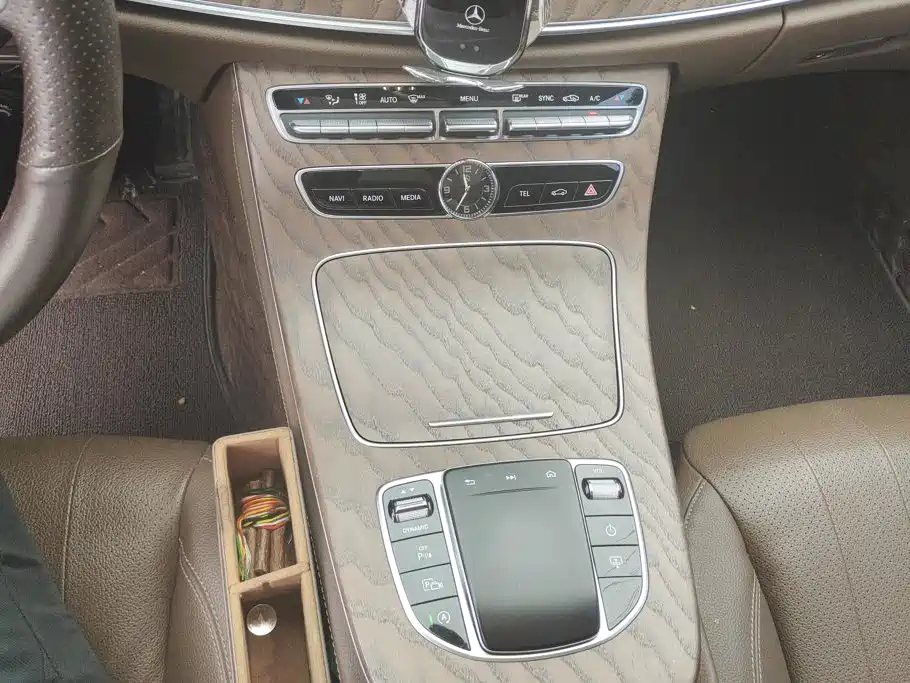 Mercedes-Benz E-Class — миниатюра 16