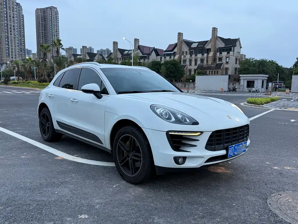 Porsche Macan — миниатюра 3