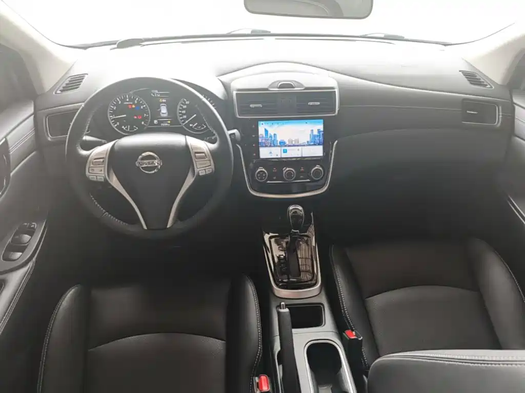 Nissan Tiida — миниатюра 10