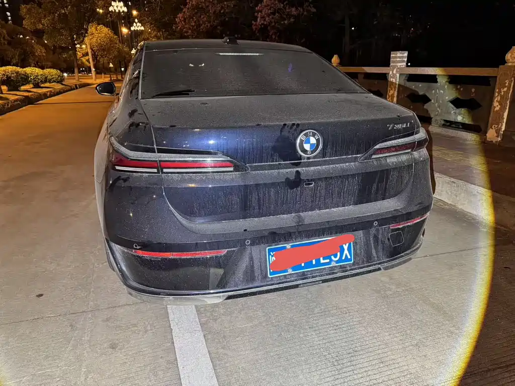 BMW 7 Series — миниатюра 2