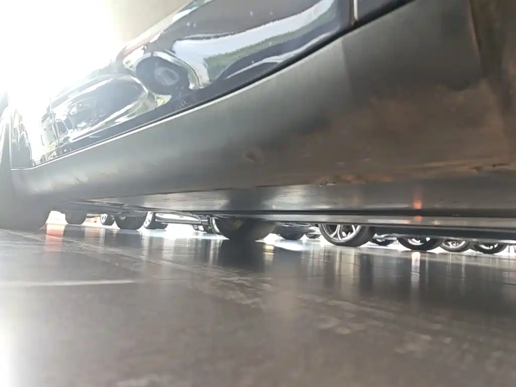 Tesla Model Y — миниатюра 21