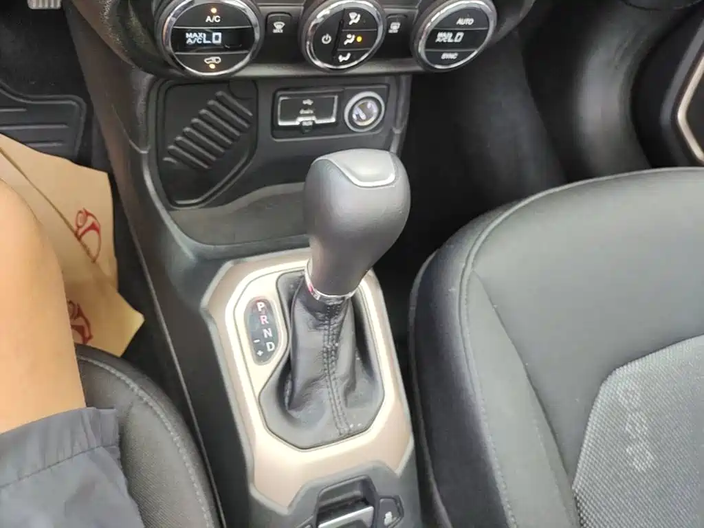 Jeep Renegade — миниатюра 14