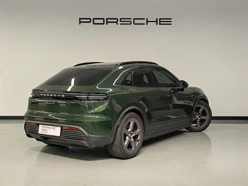 Porsche Macan EV — миниатюра 13