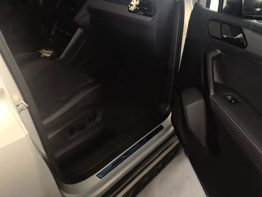 Volkswagen Tiguan L — миниатюра 8