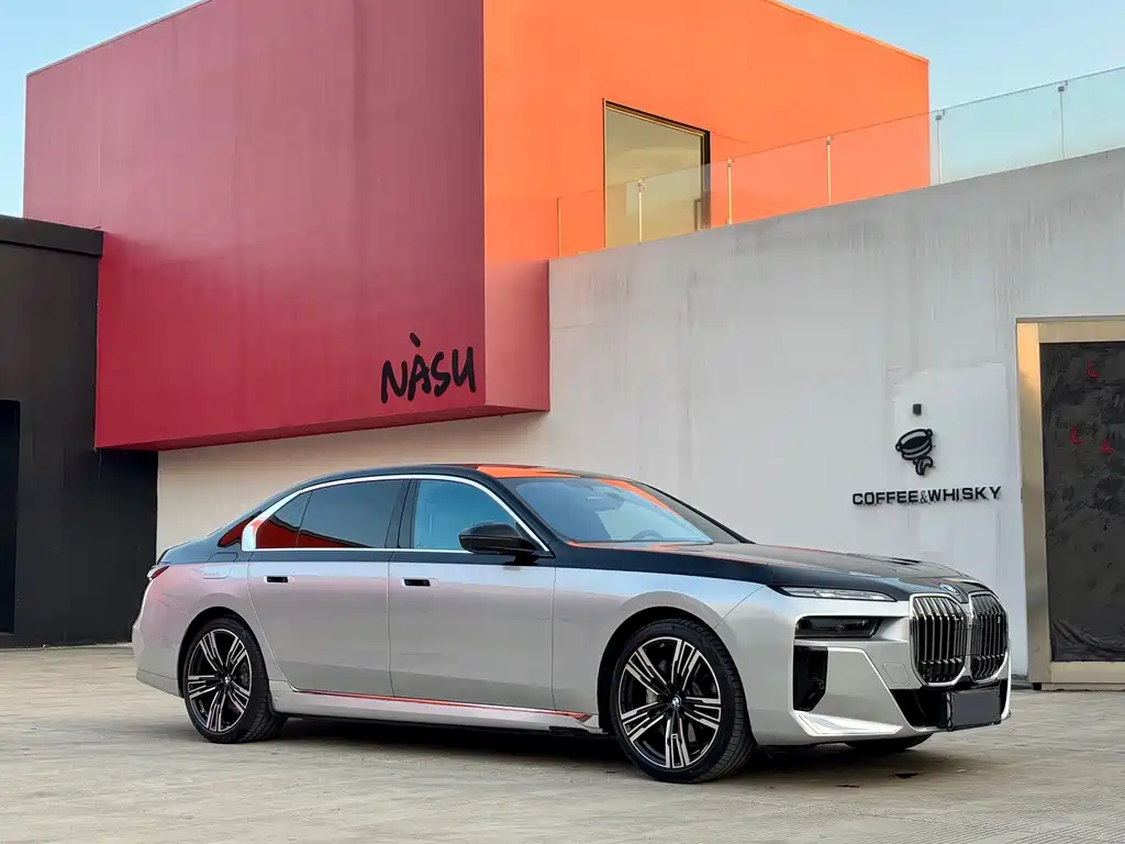 BMW i7 — миниатюра 3