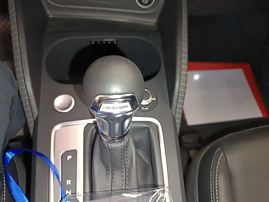 Audi Q2L e-tron — миниатюра 14