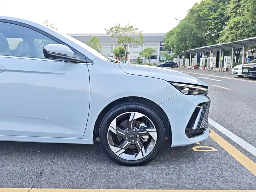 Geely L HiP — миниатюра 26