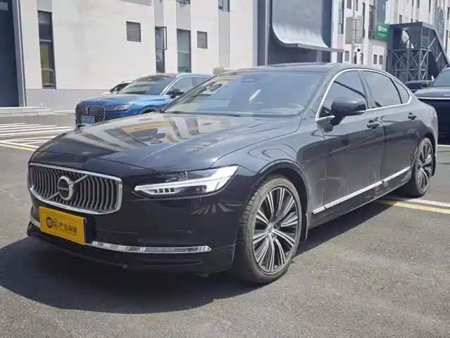 2023 Volvo S90