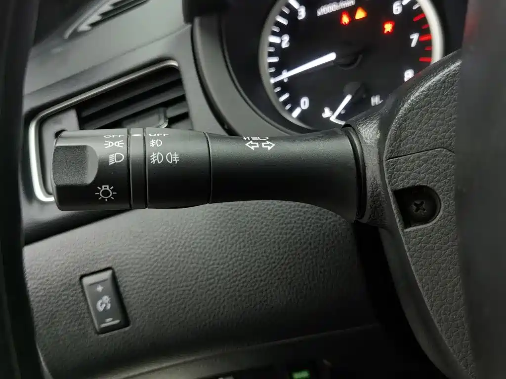 Nissan Tiida — миниатюра 21