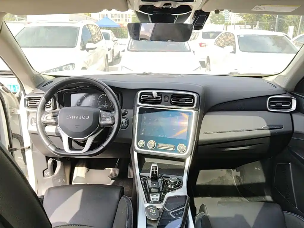 Lynk & Co 01 EM-P — миниатюра 10