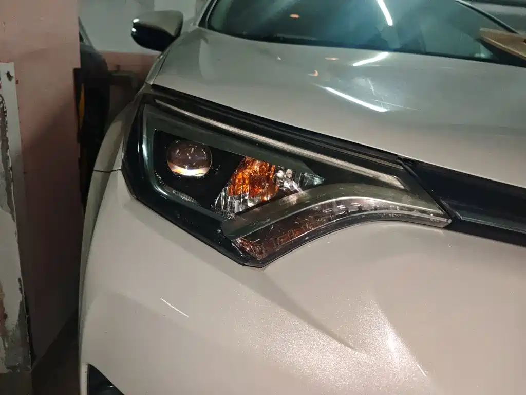Toyota RAV4 — миниатюра 7