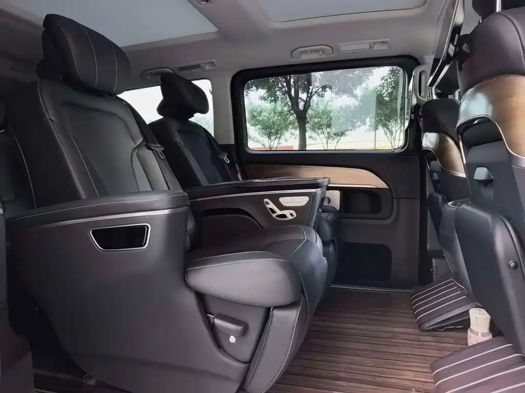 Mercedes-Benz V-Class — миниатюра 17