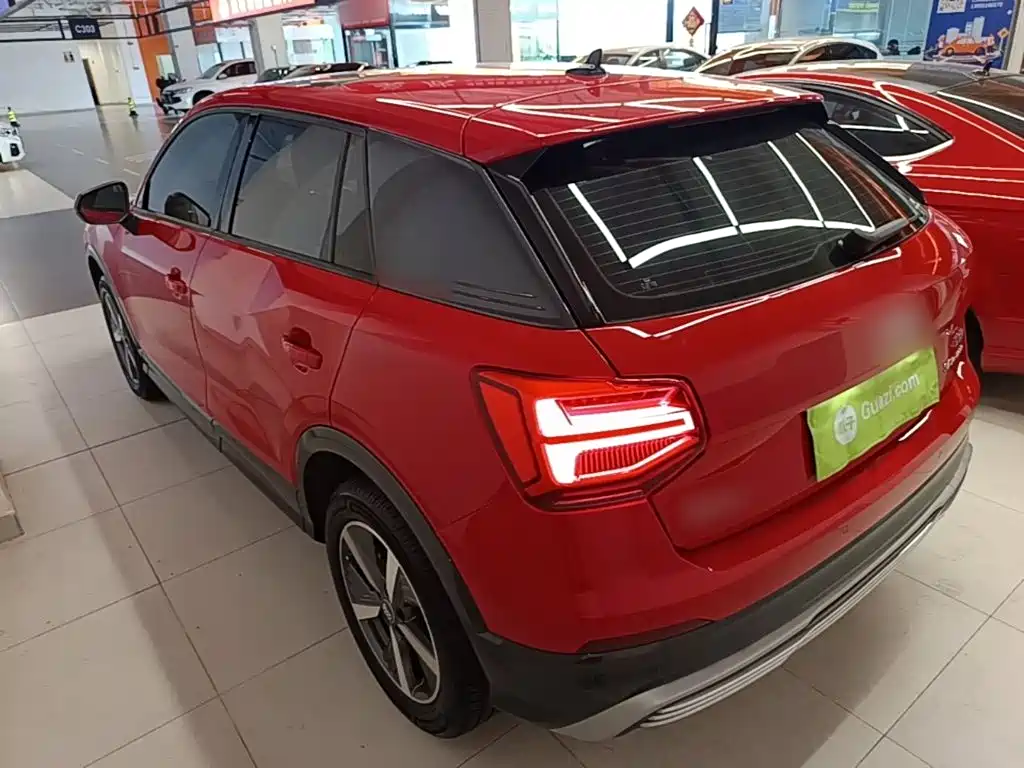 Audi Q2L e-tron — миниатюра 5